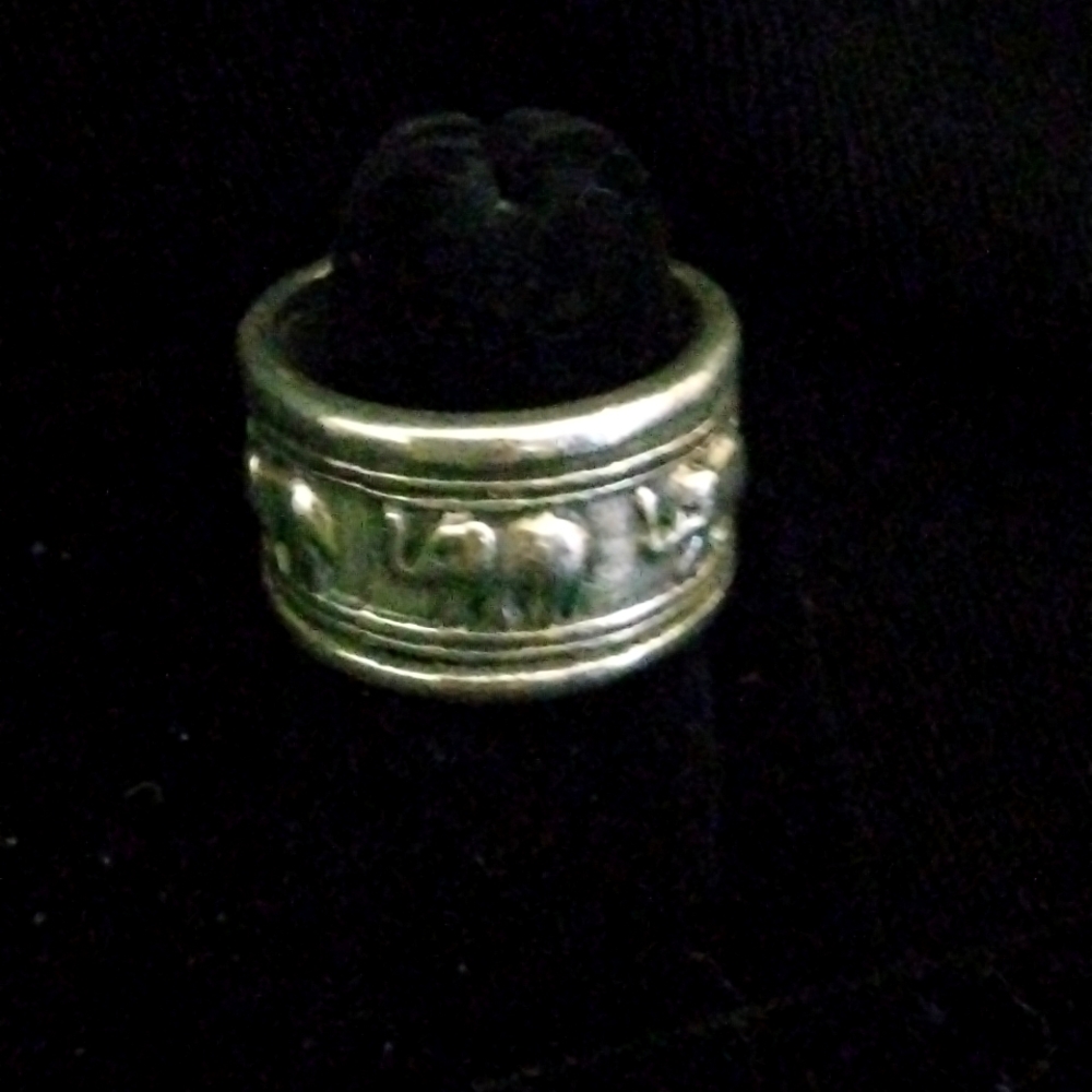 Vintage, Sterling Silver Lucky Elephant Ring...Sz 6